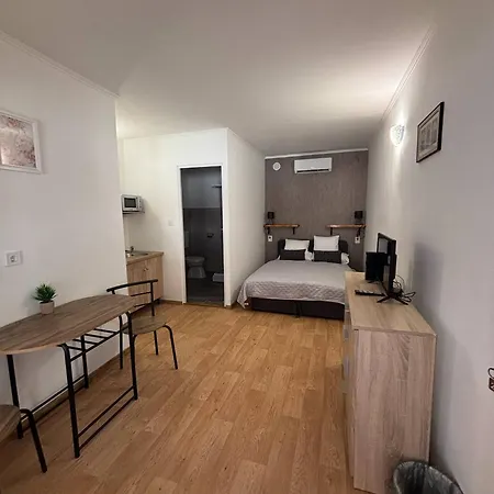 Lola Apartman Eger Exterior photo