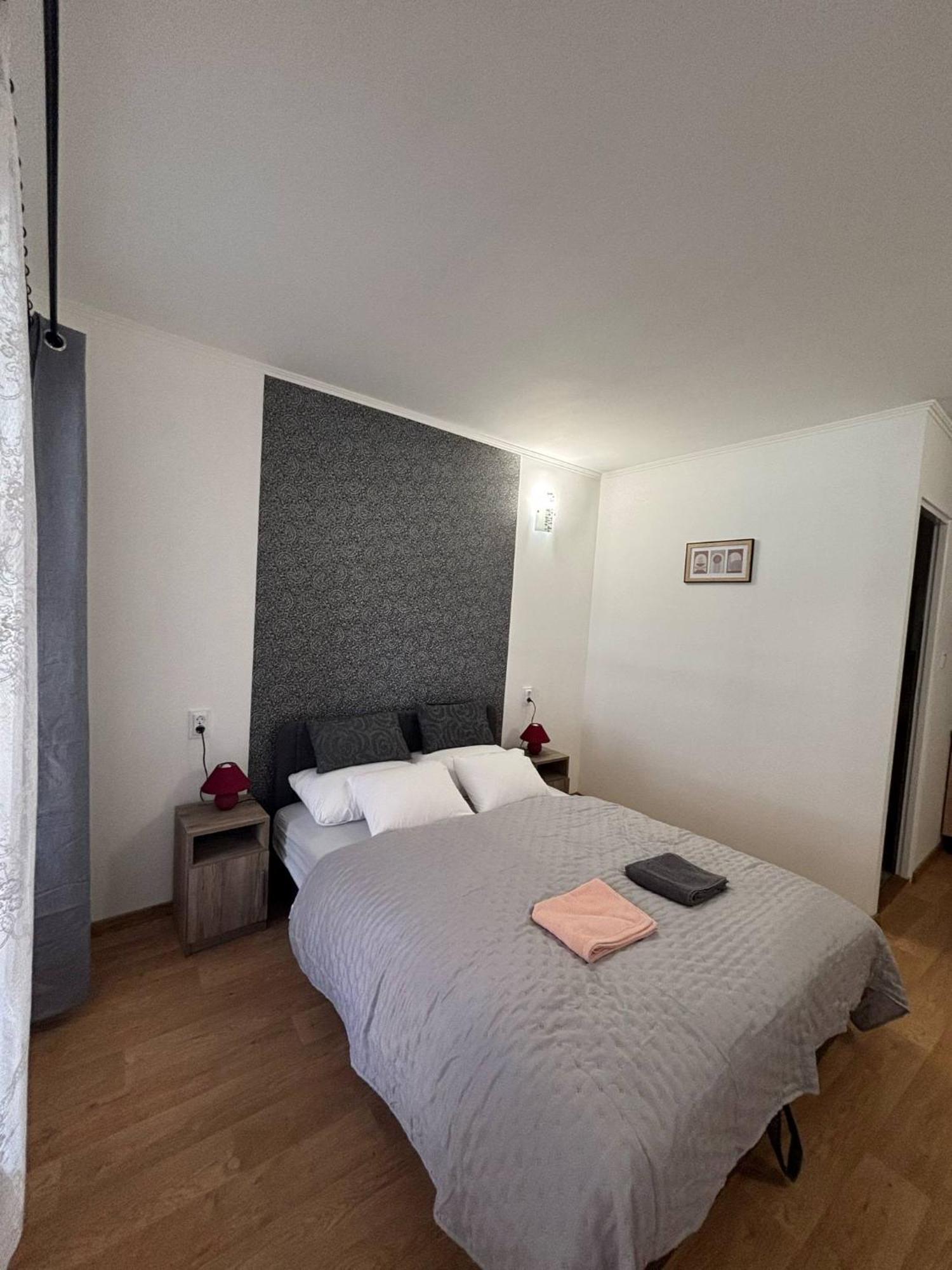 Apartman Lola *