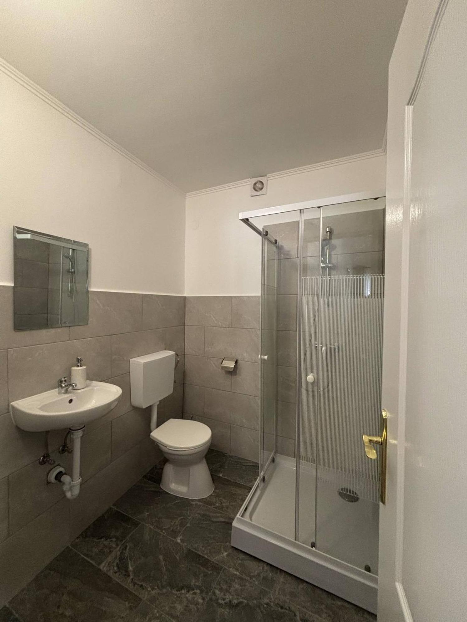 Lola Apartman Eger
